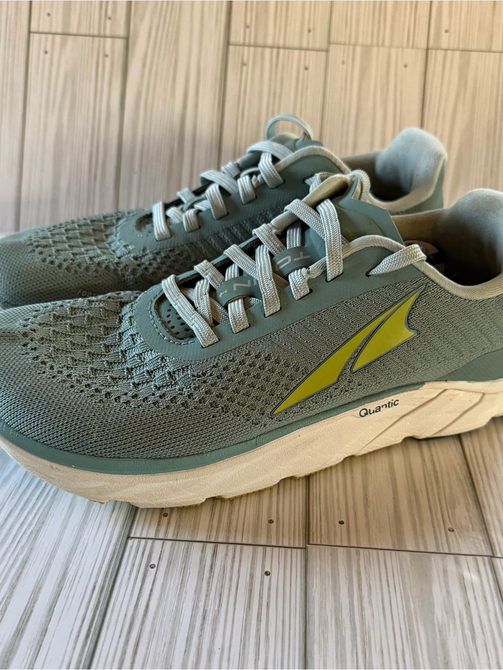 Altra Shoes Women’s Sz 7.5 Torin 4.5 Foot shape Knit Green Running Sneakers Walk